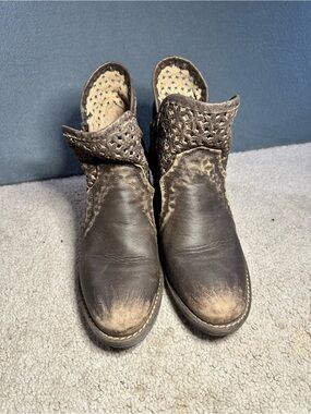Circle G by Corral Brown Distressed Leather Laser Cut Ankle Booties Women’s 7